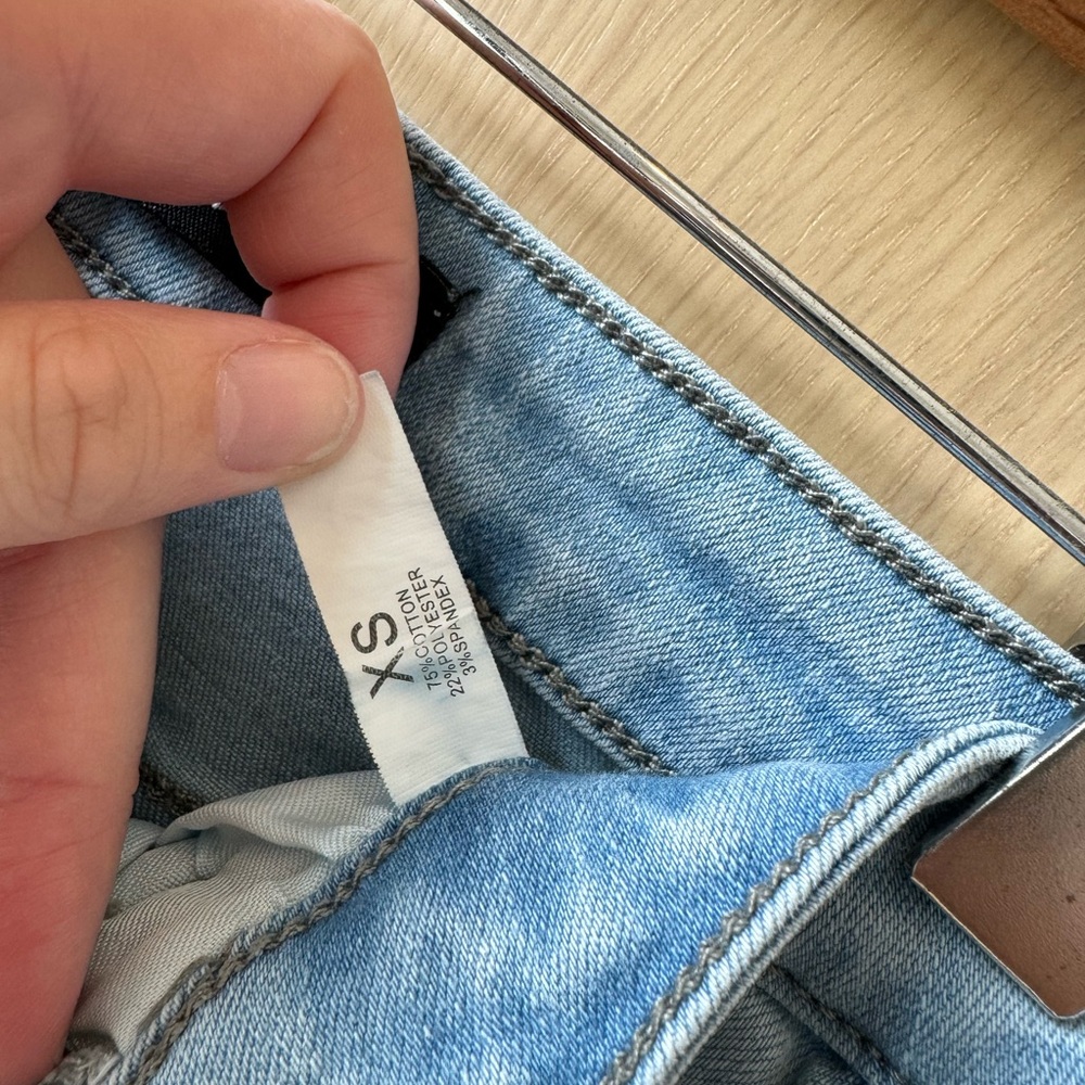 NVGTN XS Navishape Light Wash Ripped Jeans - Picture 7 of 9